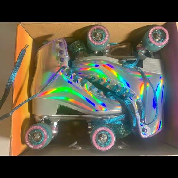 🔺Sold Locally 🔺 HOLOGRAPHIC IMPALA QUAD SKATES - Picture 5 of 11
